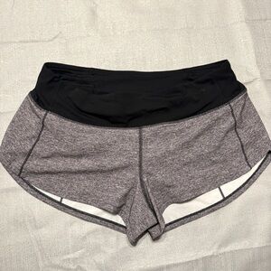 Lululemon speed up shorts, low rise, 2.5”, size 6, gray/black, used
